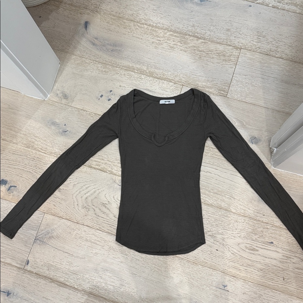 Joah Brown Henley Long Sleeve Top In Charcoal Size XS/S like new